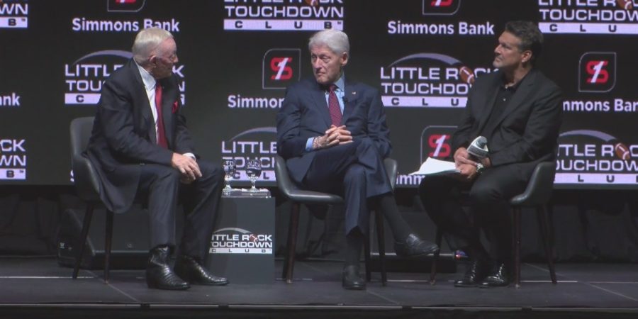 Bill Clinton and Jerry Jones speak at Little Rock club